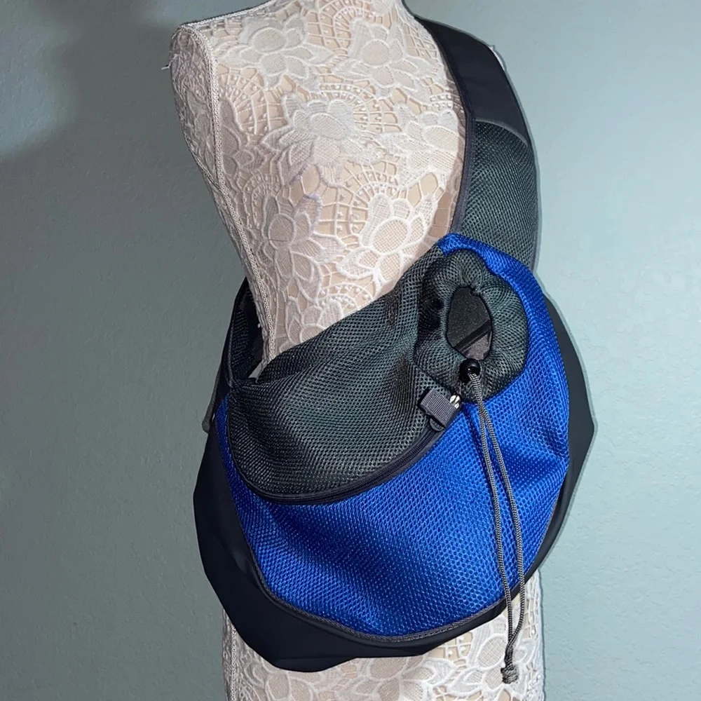 Nwot Pet Sling Carrier Small Dogs/Cats Adjustable Strap Mesh Hand Free